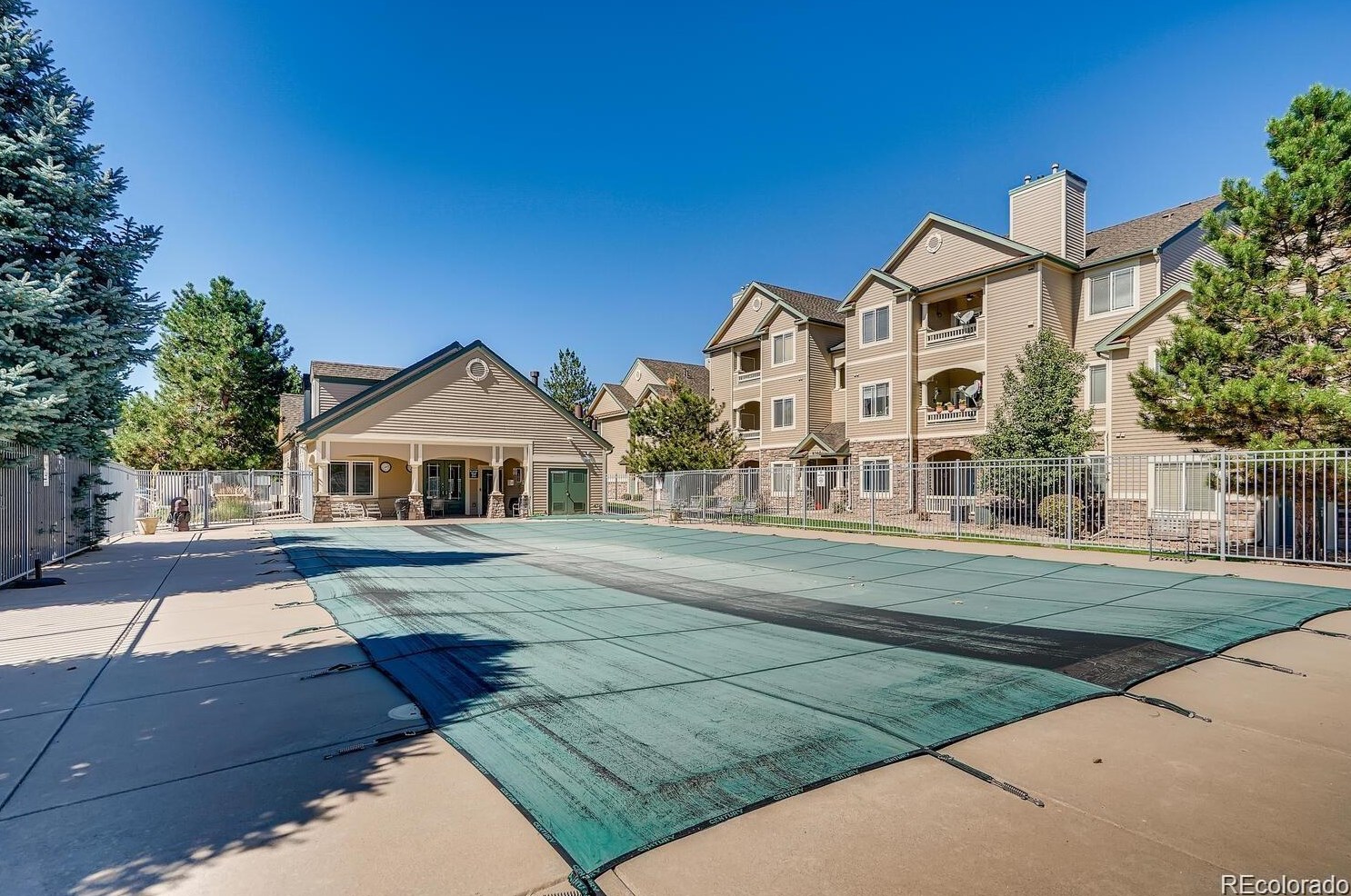 9611 Coco Cir, Littleton CO  80128-9242 exterior