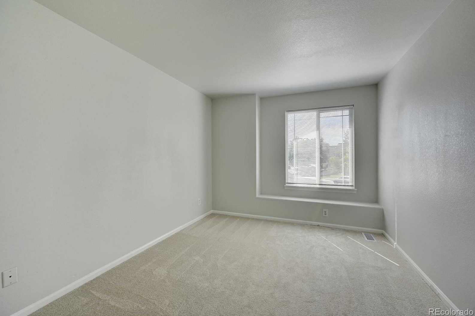 9020 Sanderling Way, Littleton CO 80126-5295 exterior