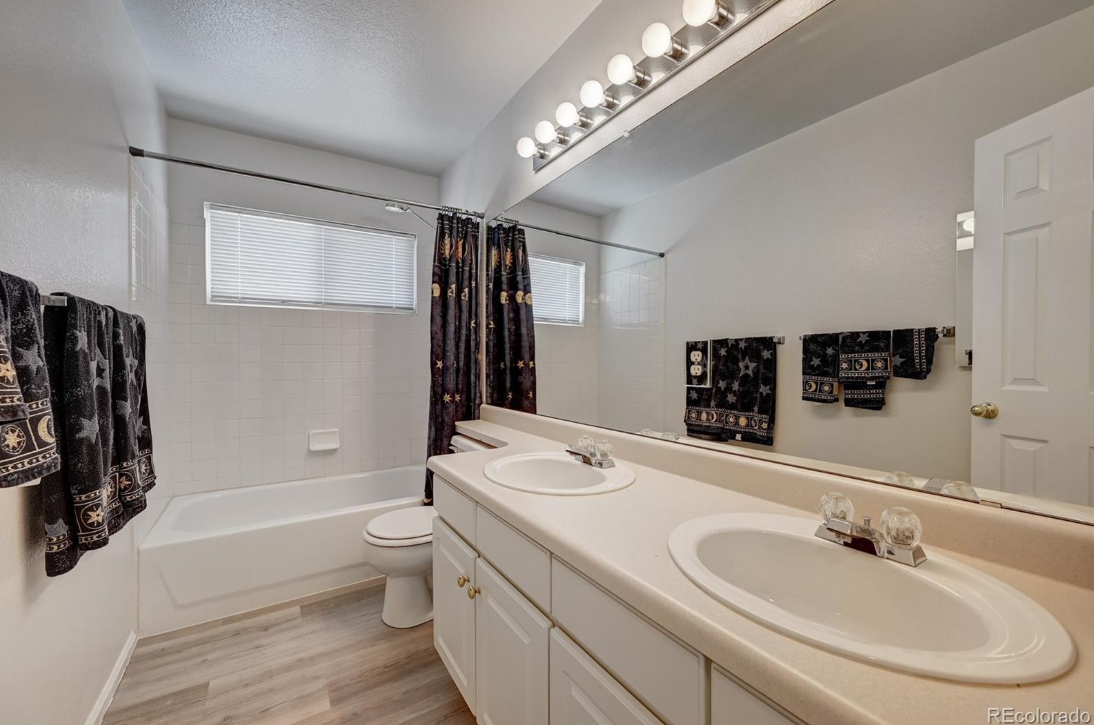 9020 Sanderling Way, Littleton CO 80126-5295 exterior