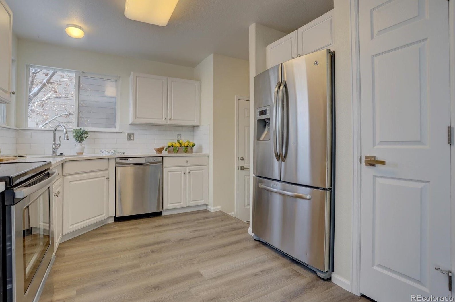 8884 Fld Ct, Littleton CO 80123-1920 exterior