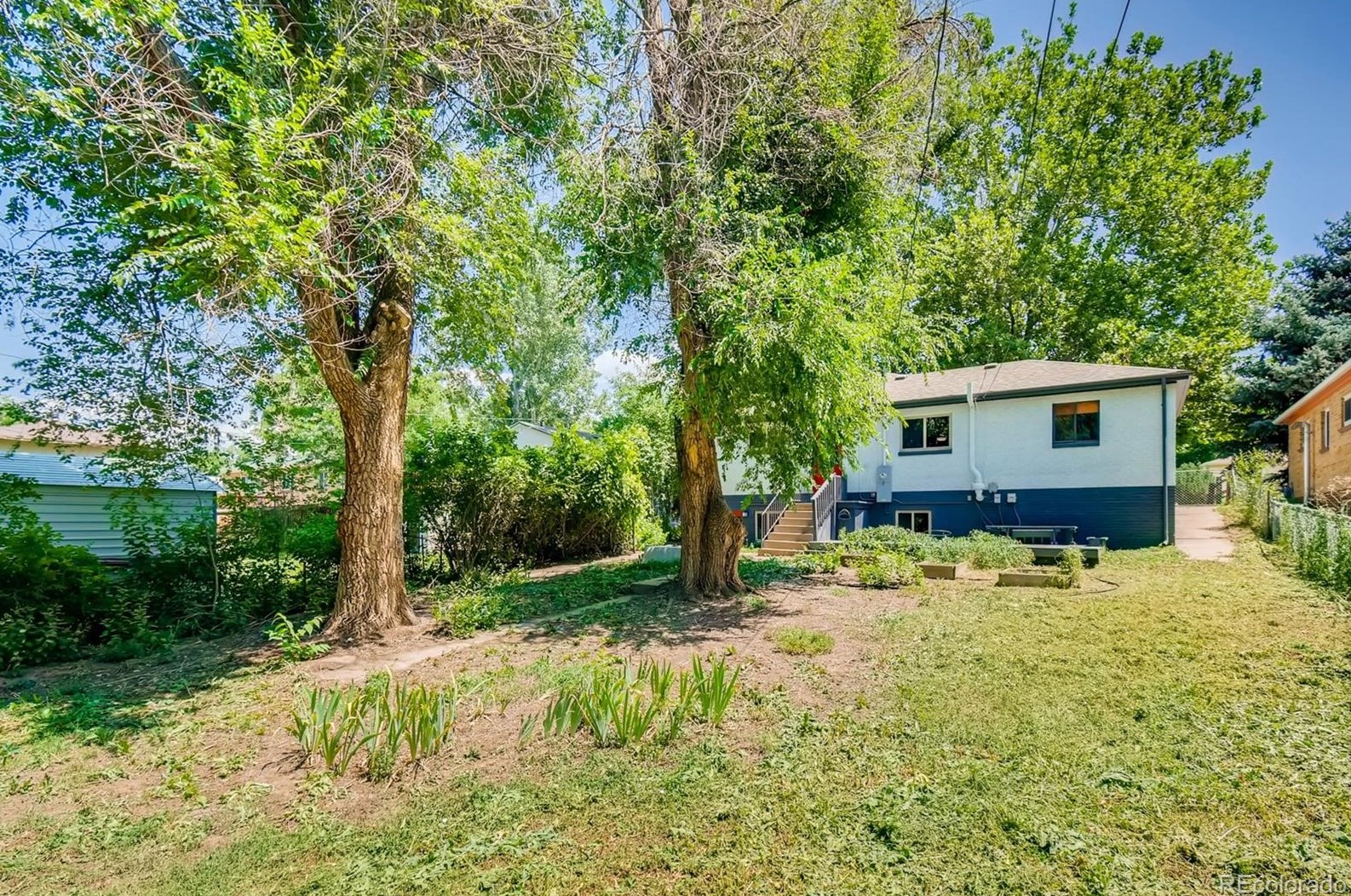 6055 Sycamore St, Littleton CO  80120-2532 exterior