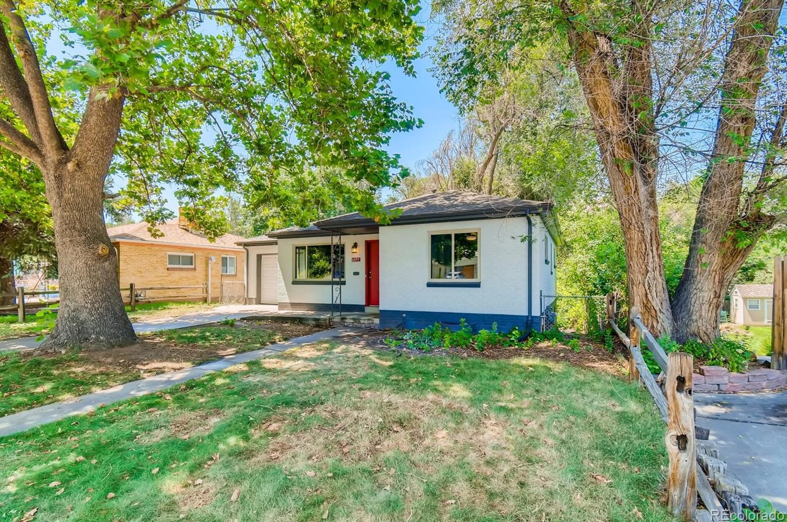 6055 Sycamore St, Littleton CO  80120-2532 exterior