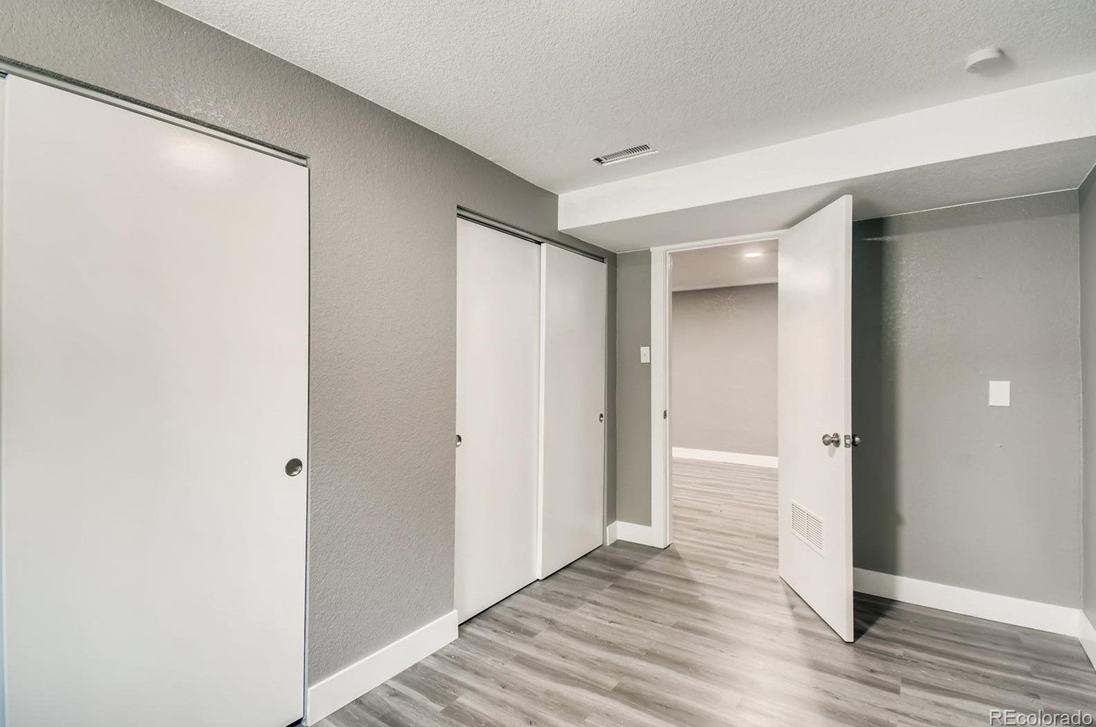 6055 Sycamore St, Littleton CO  80120-2532 exterior