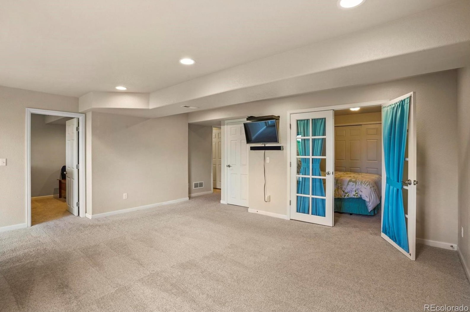 10484 Hollyhock Ct, Littleton CO 80129-6312 exterior