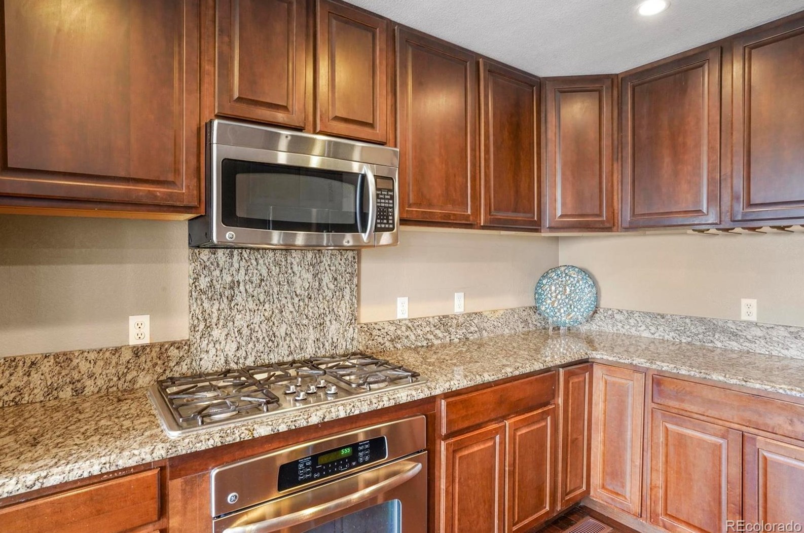 10484 Hollyhock Ct, Littleton CO 80129-6312 exterior