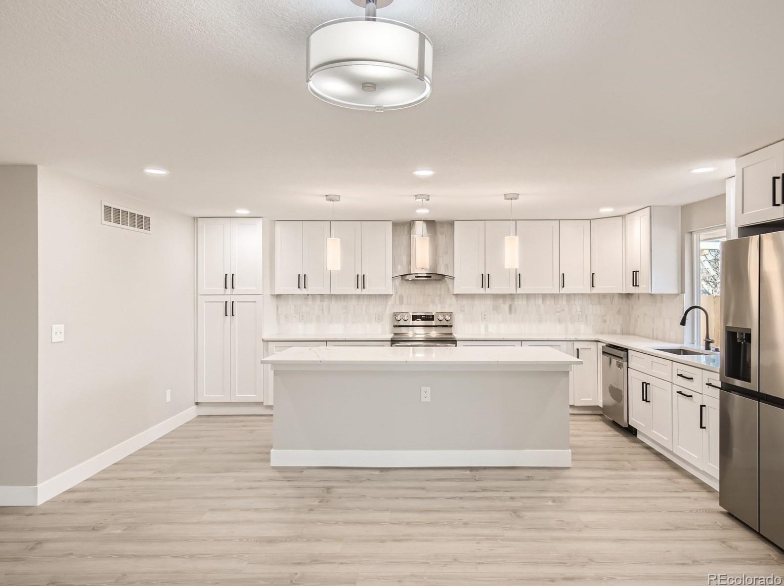 6022 Welch St, Arvada CO  80004-3944 exterior