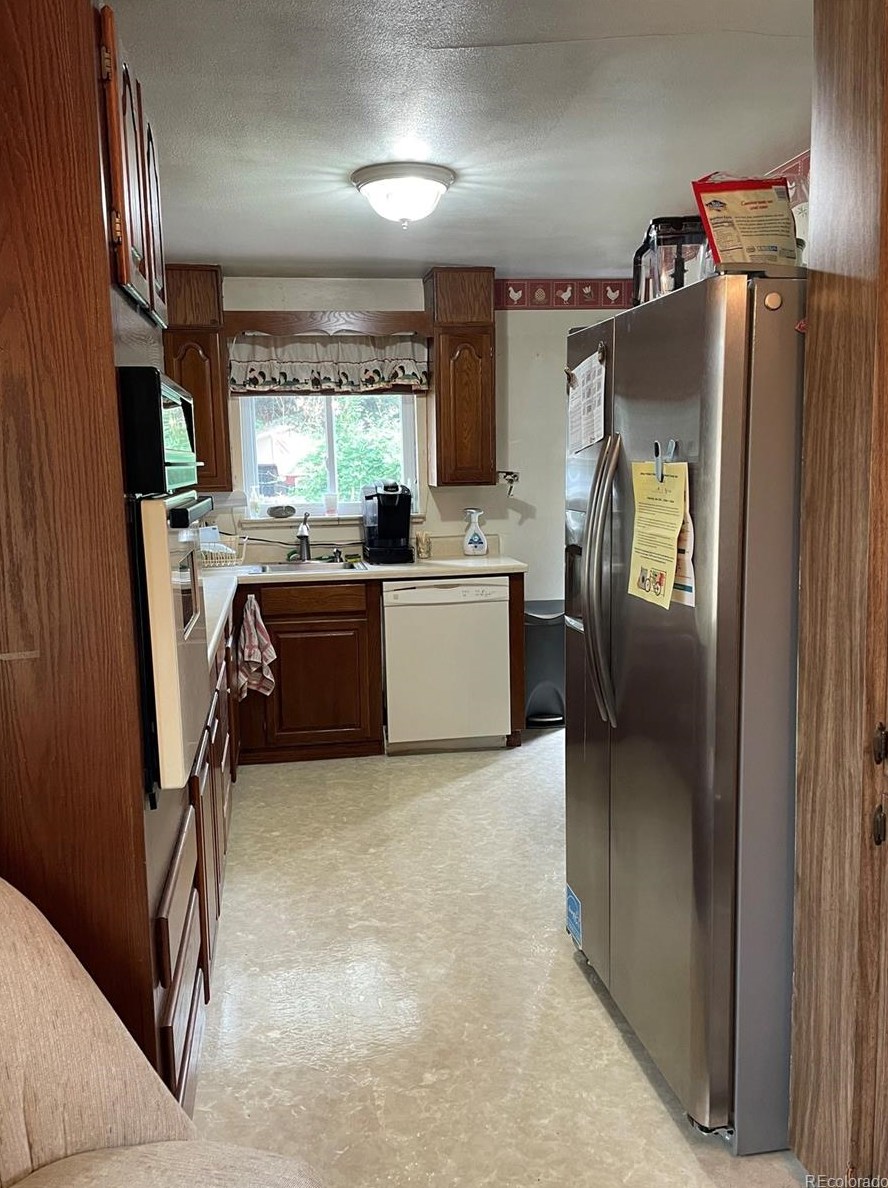 9155 Brk Dr, Arvada CO  80004-5319 exterior