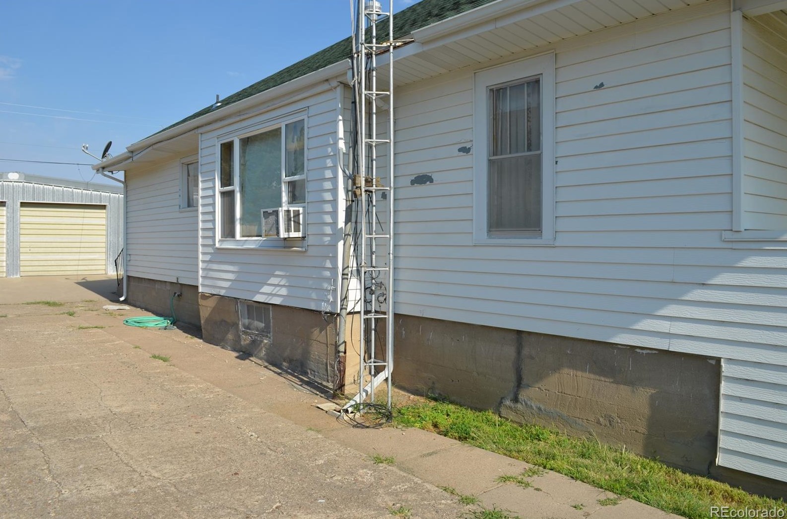 324 Iowa Ave, Stratton CO  80836-1374 exterior