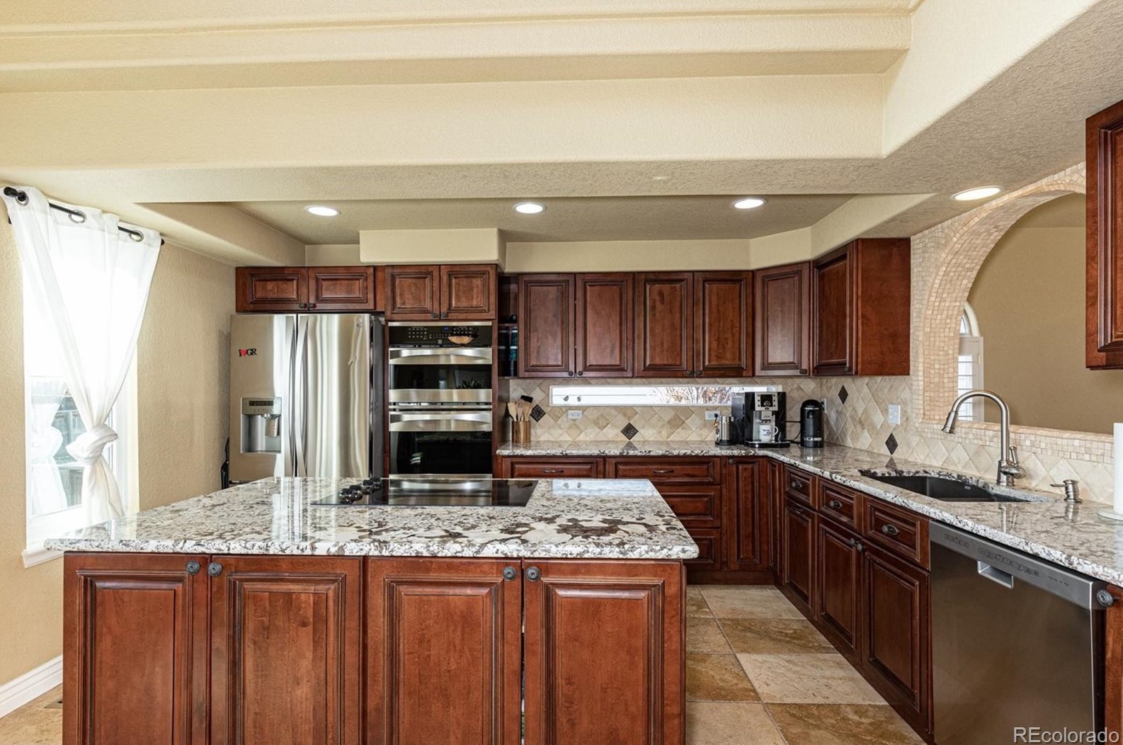 9441 Morning Glory Ln, Littleton CO 80130-4495 exterior