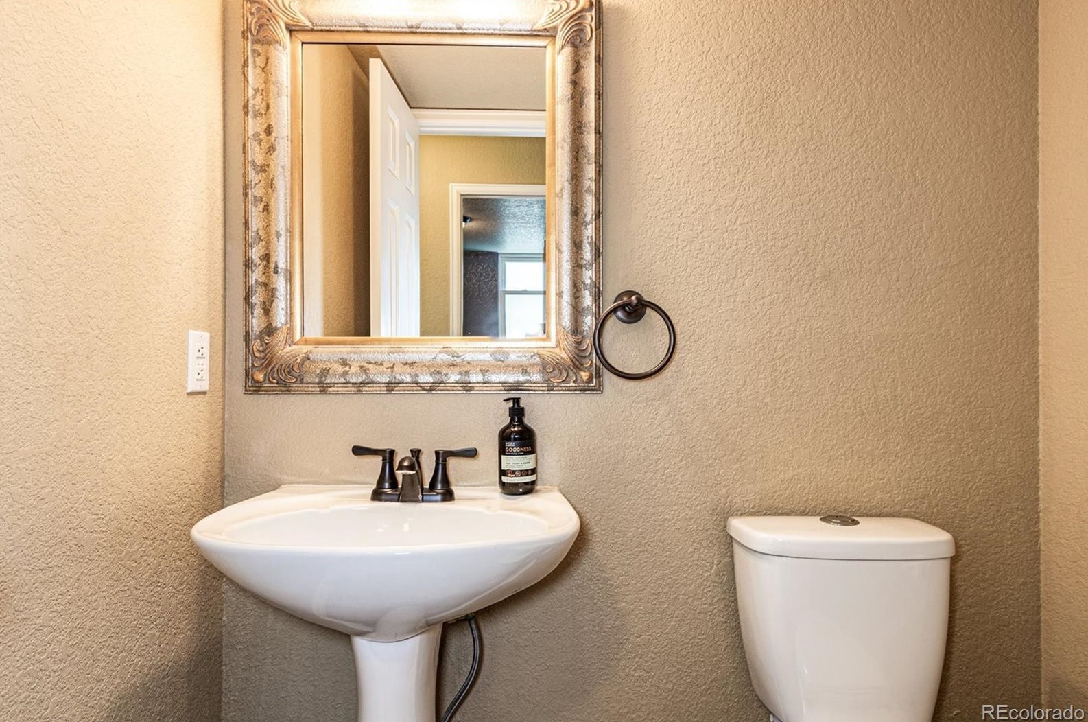 9441 Morning Glory Ln, Littleton CO 80130-4495 exterior