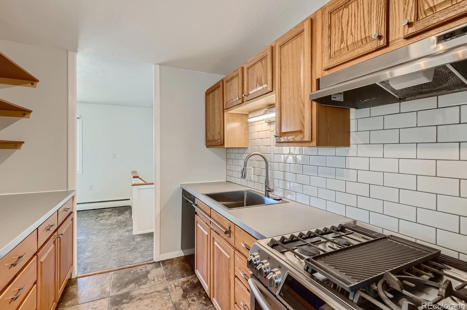 8021 Kendall Blvd, Littleton CO 80128-6071 exterior