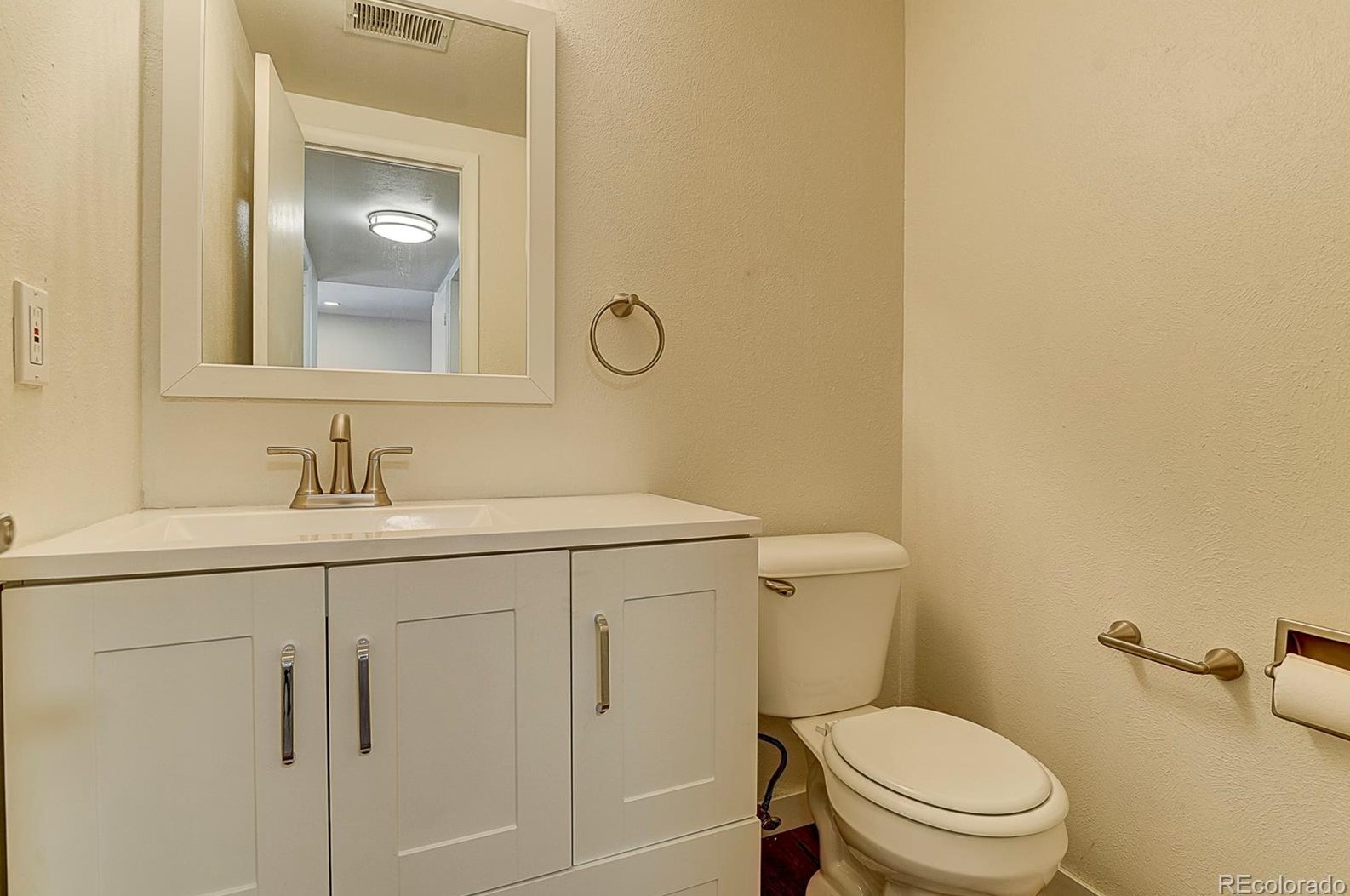 7855 Ontario Pl, Littleton CO  80128-4409 exterior