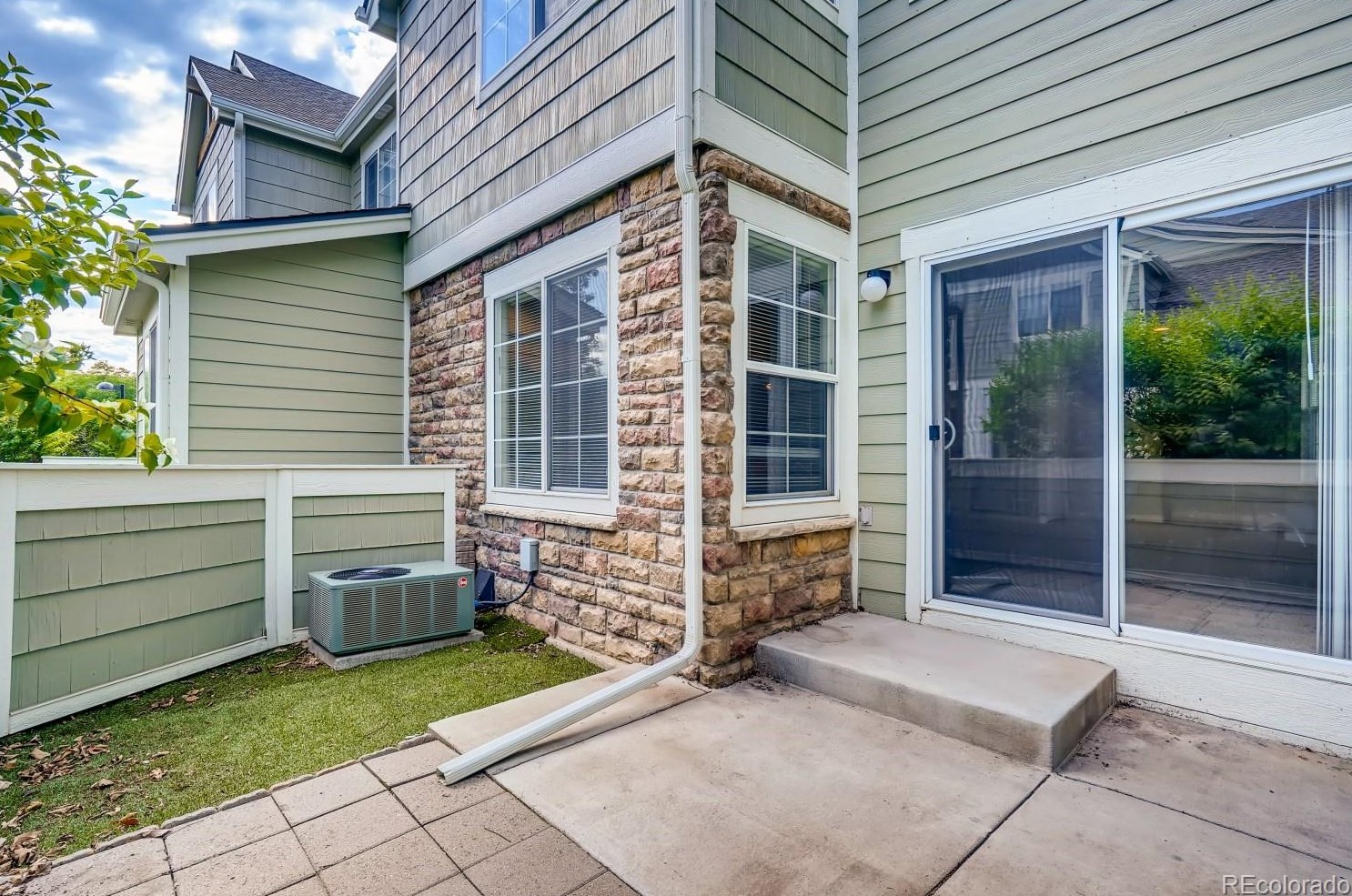 805 Summer Hawk Dr, Longmont CO  80504-8808 exterior