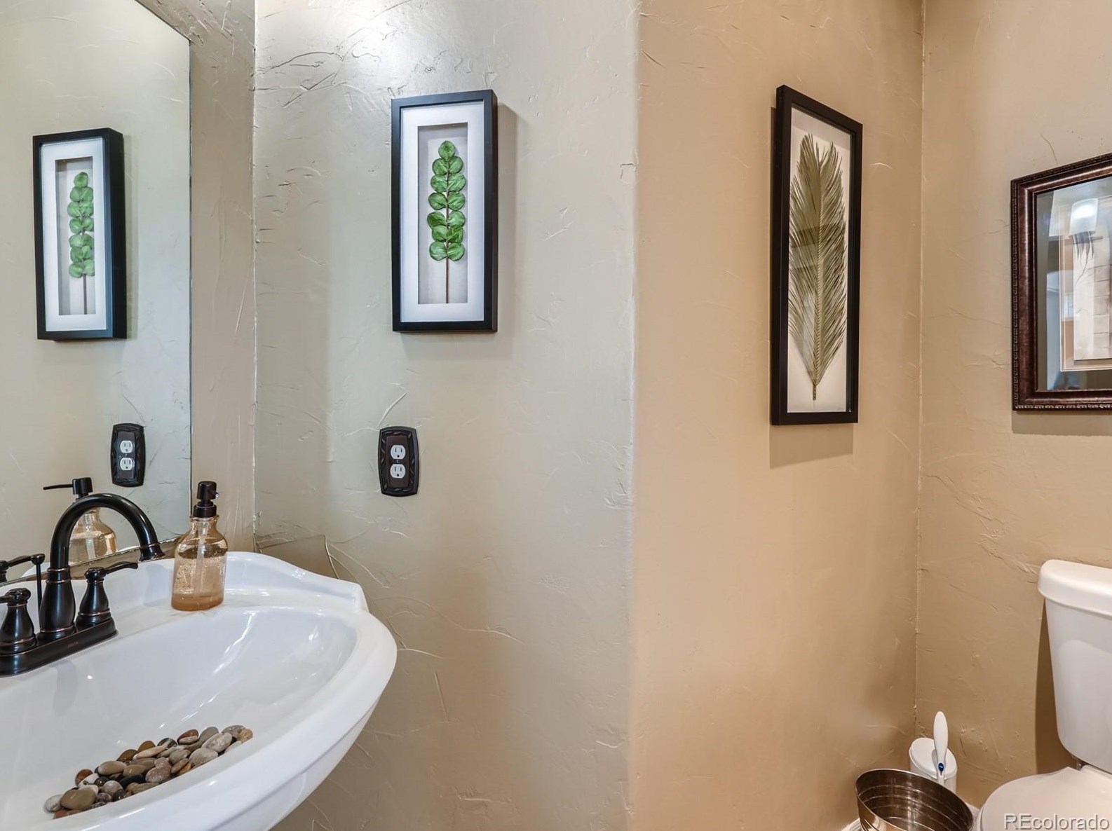 6656 Bright Water Trl, Littleton CO 80125-8305 exterior