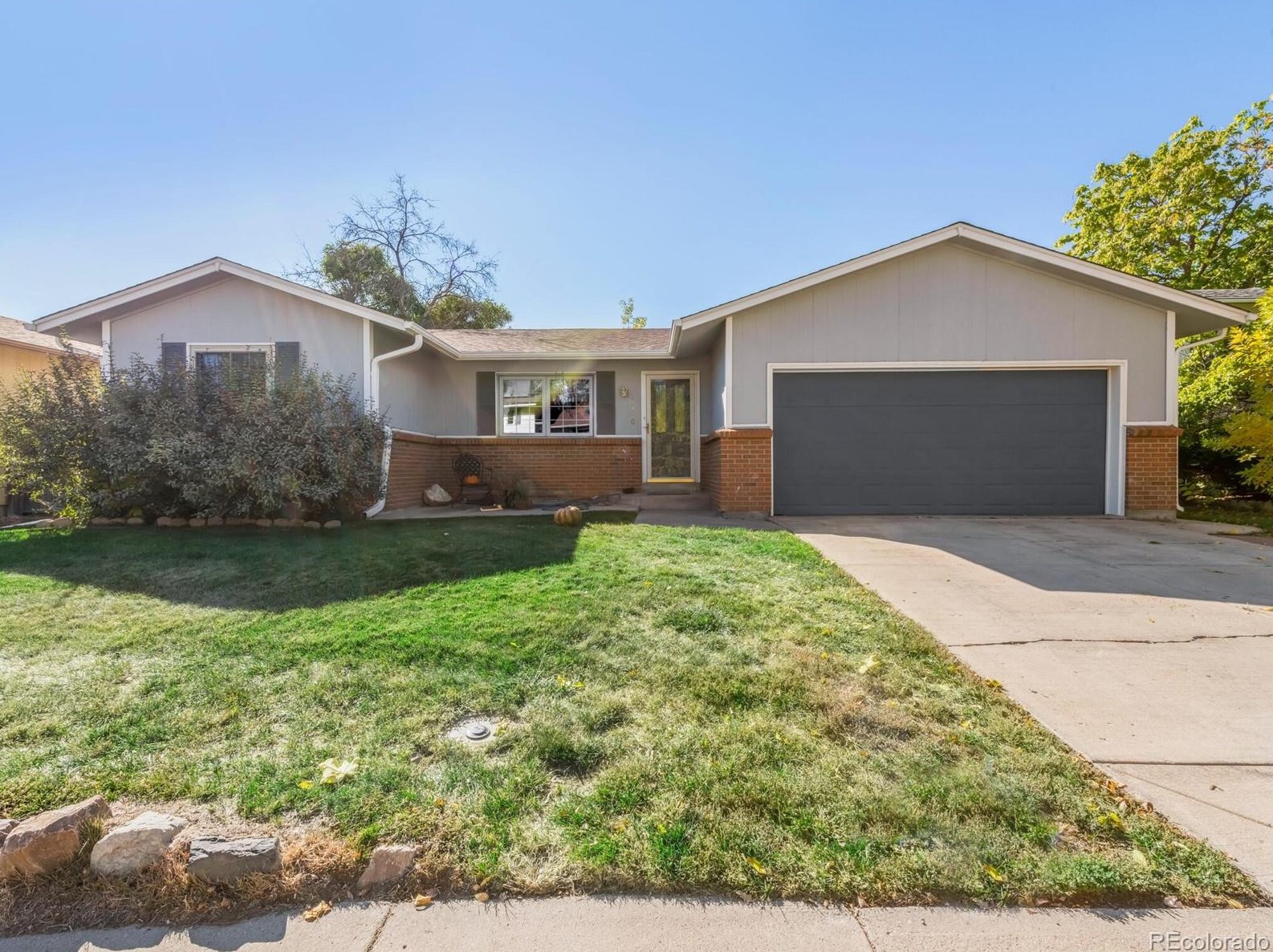 8720 Dover Cir, Arvada CO  80005-1549 exterior