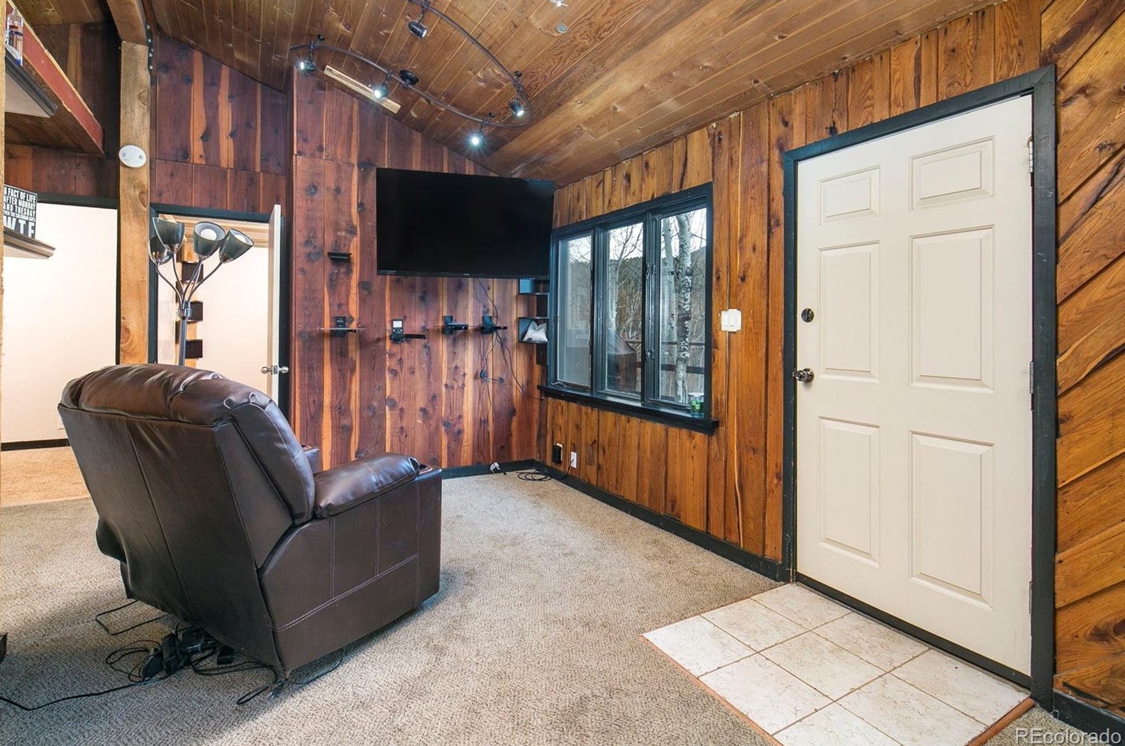 2197 Beaver Crk Rd, Arvada CO  80422-4562 exterior