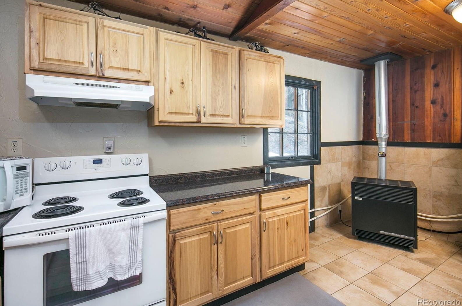 2197 Beaver Crk Rd, Arvada CO  80422-4562 exterior