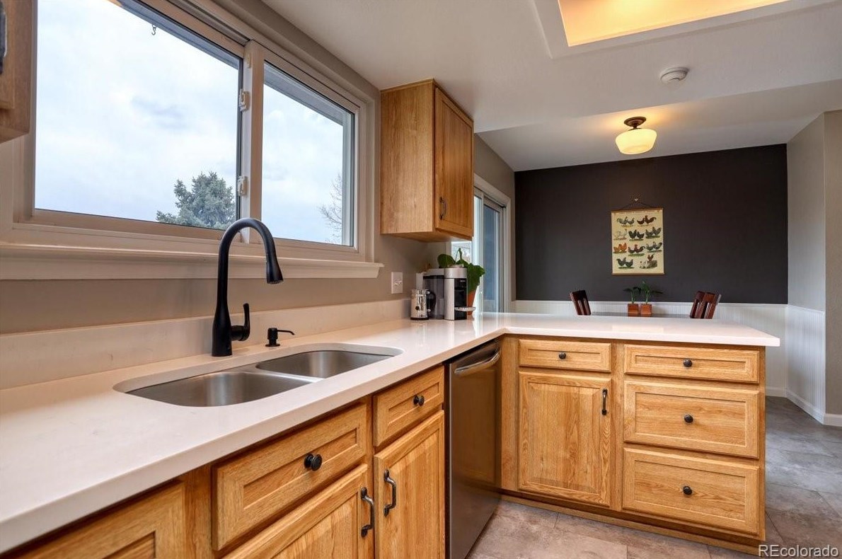 1002 Chimney Rock Rd, Littleton CO 80126-2552 exterior