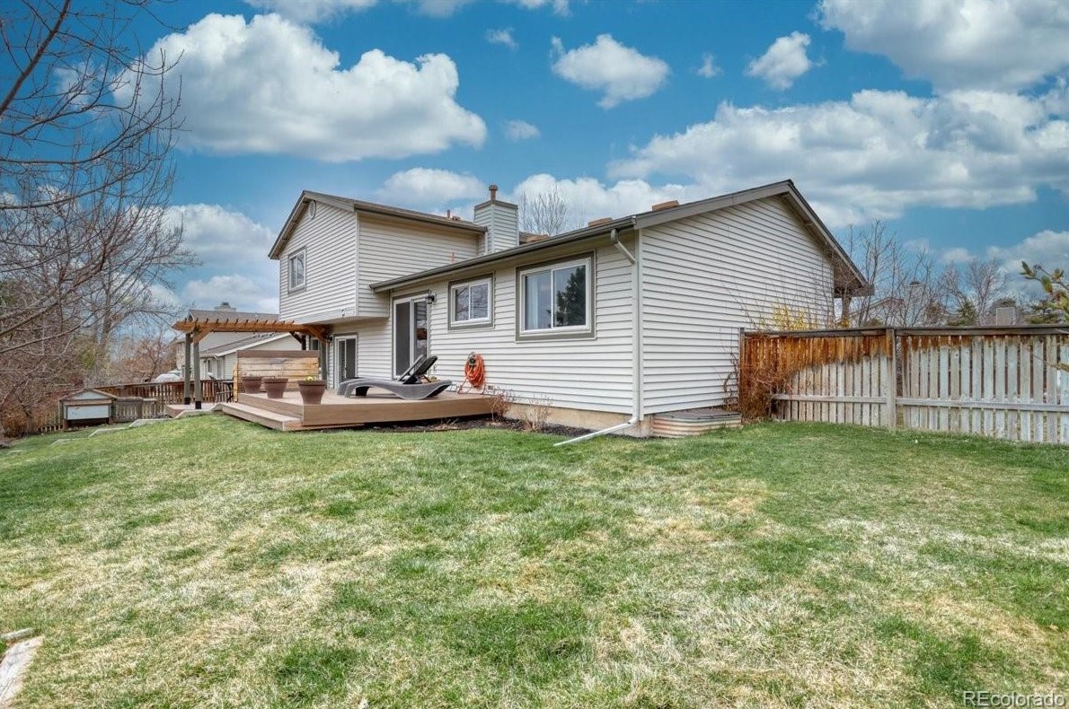 1002 Chimney Rock Rd, Littleton CO 80126-2552 exterior