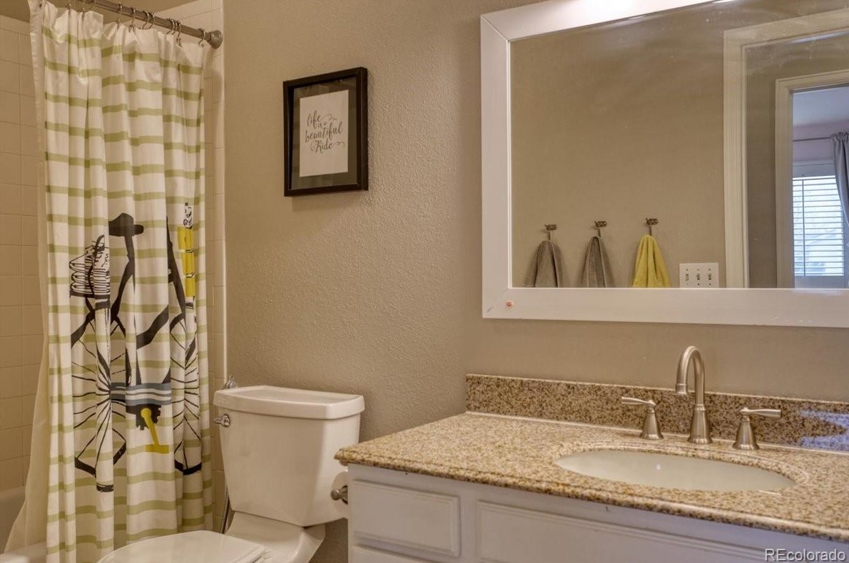 1002 Chimney Rock Rd, Littleton CO 80126-2552 exterior