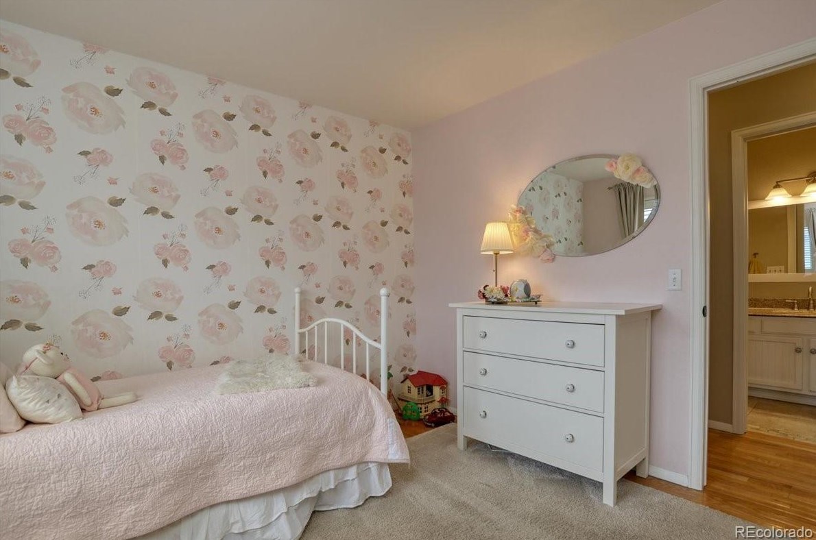 1002 Chimney Rock Rd, Littleton CO 80126-2552 exterior