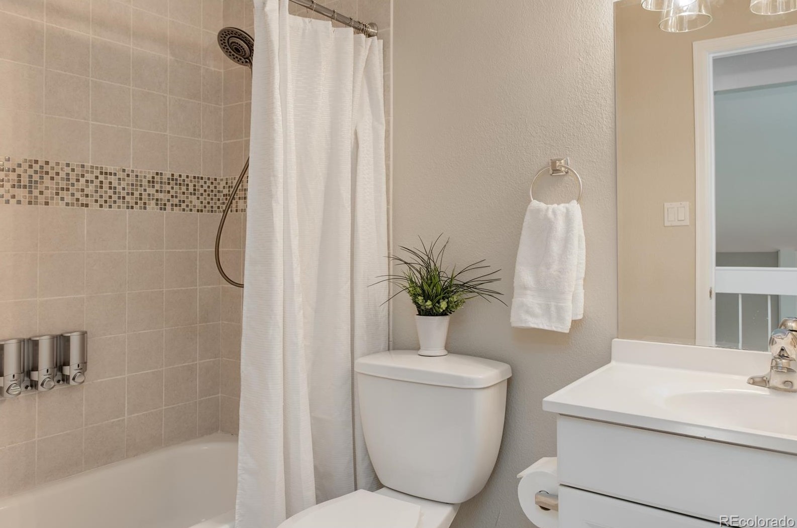 7515 Devinney Ct, Arvada CO  80005-2869 exterior