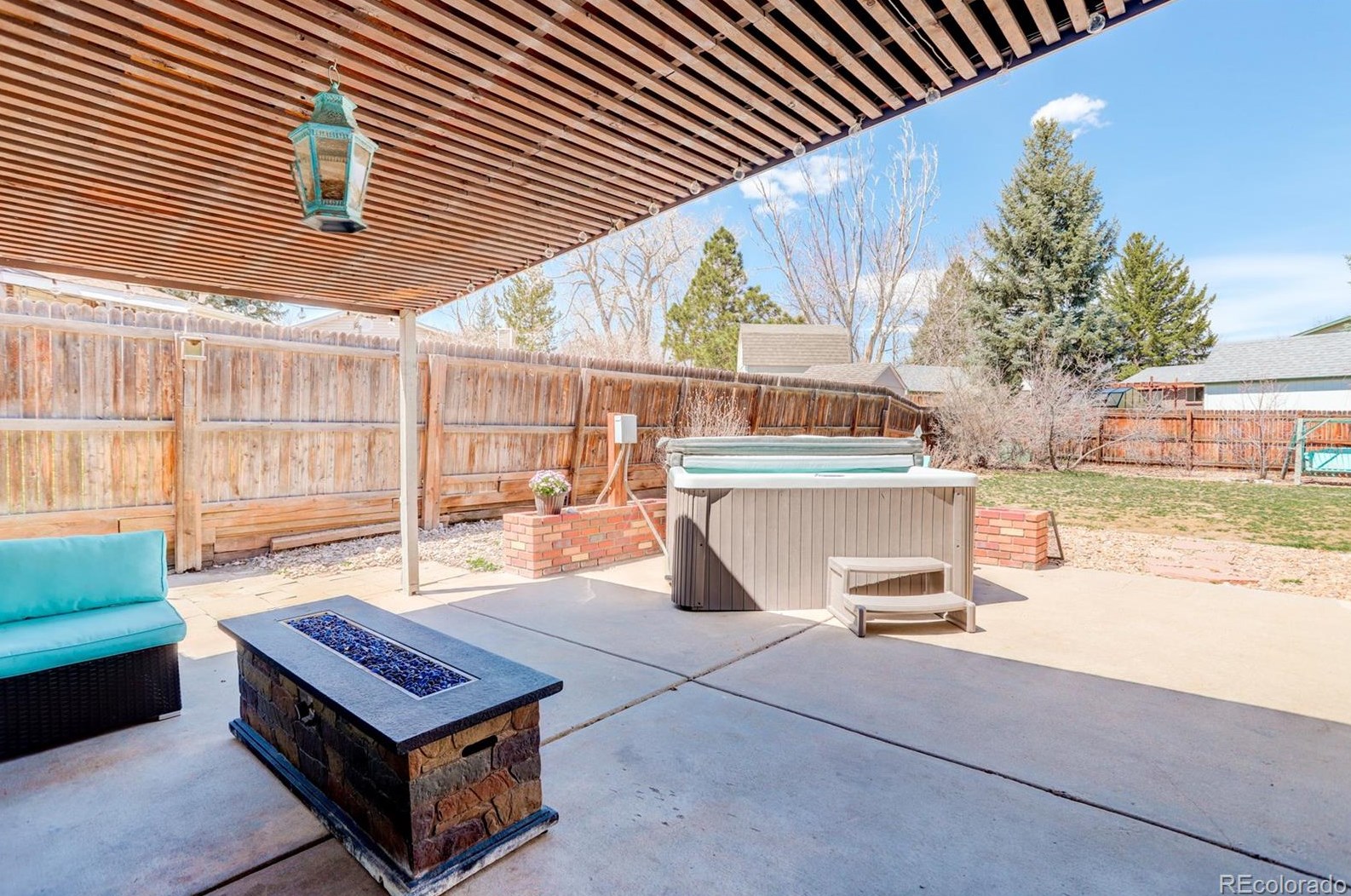 7515 Devinney Ct, Arvada CO  80005-2869 exterior