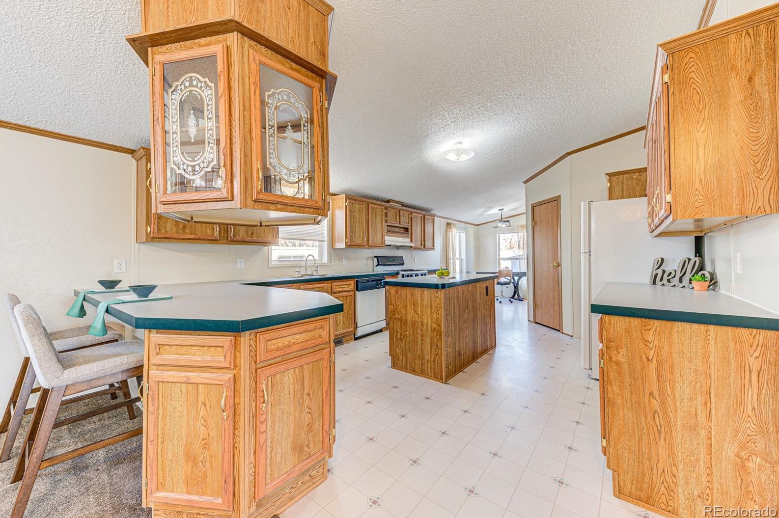 570 1st St, Bennett CO 80102-8604 exterior