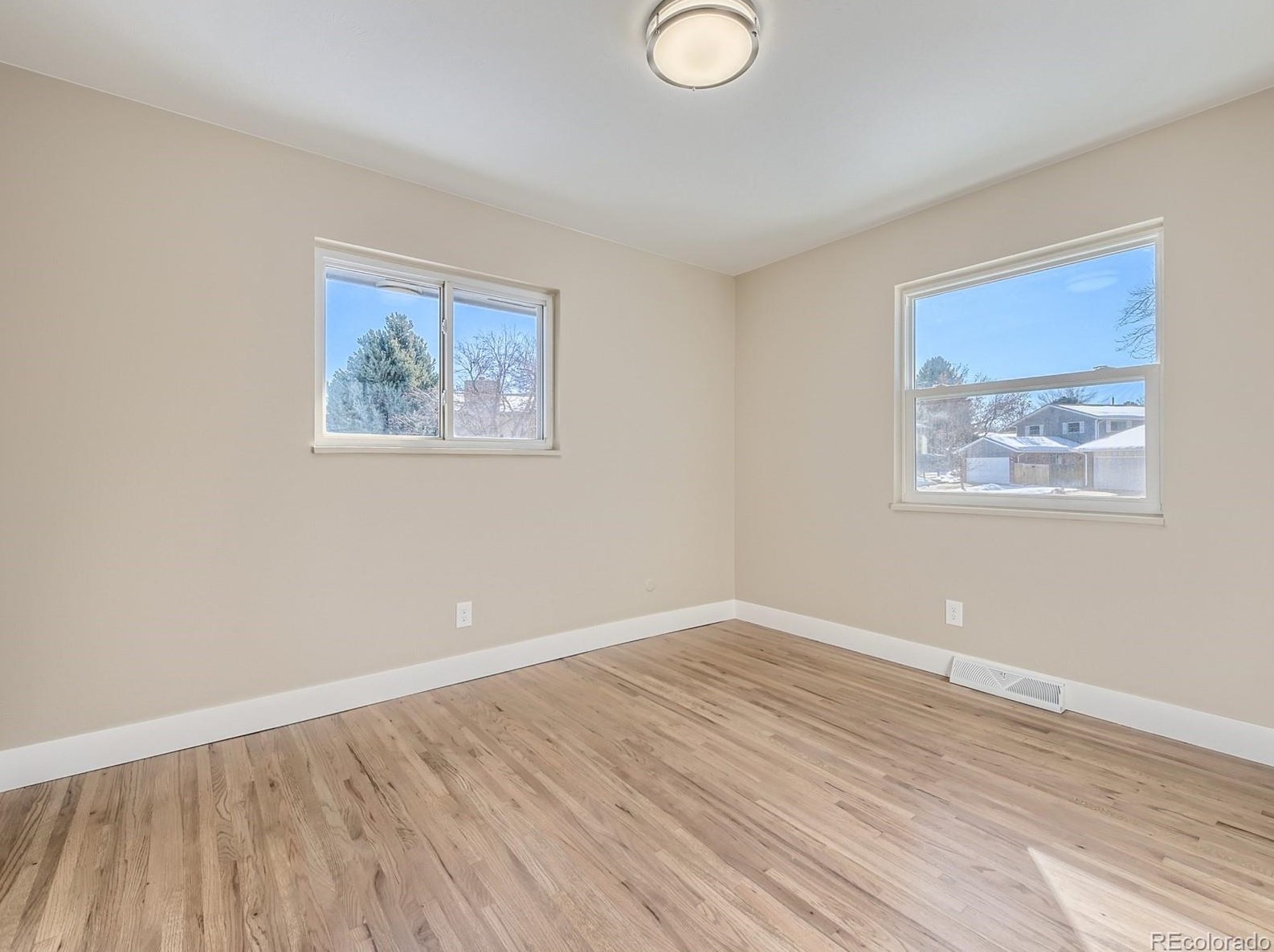 1115 Hinsdale Dr, Littleton CO  80120-4141 exterior