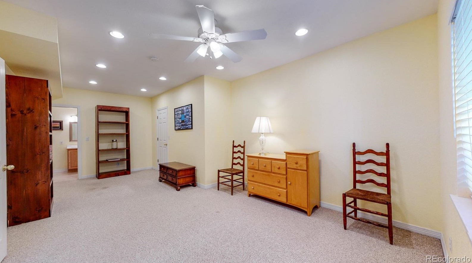 9738 Sylvestor Rd, Littleton CO 80129-6221 exterior