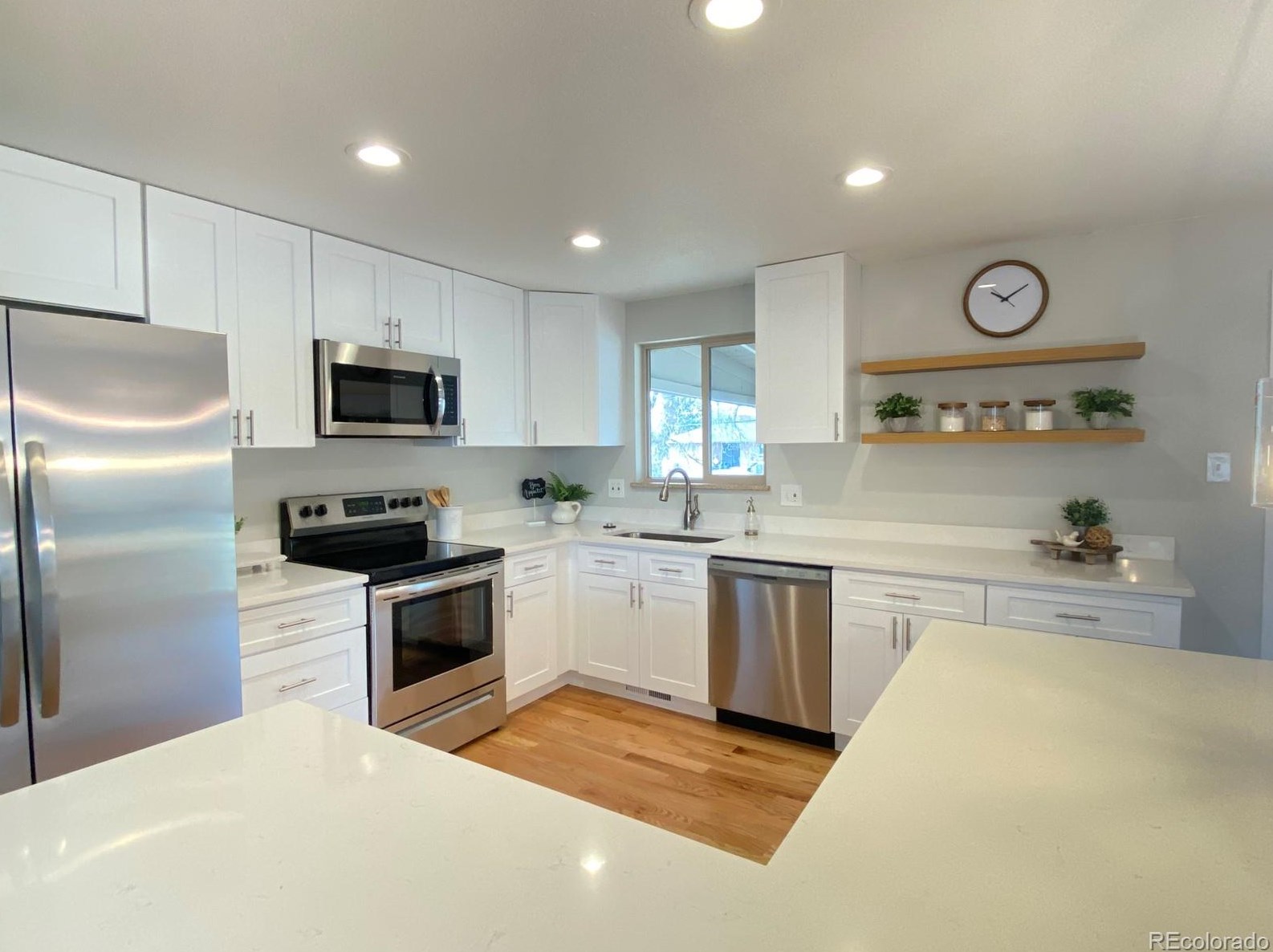 6871 Saulsbury St, Arvada CO  80003-3549 exterior
