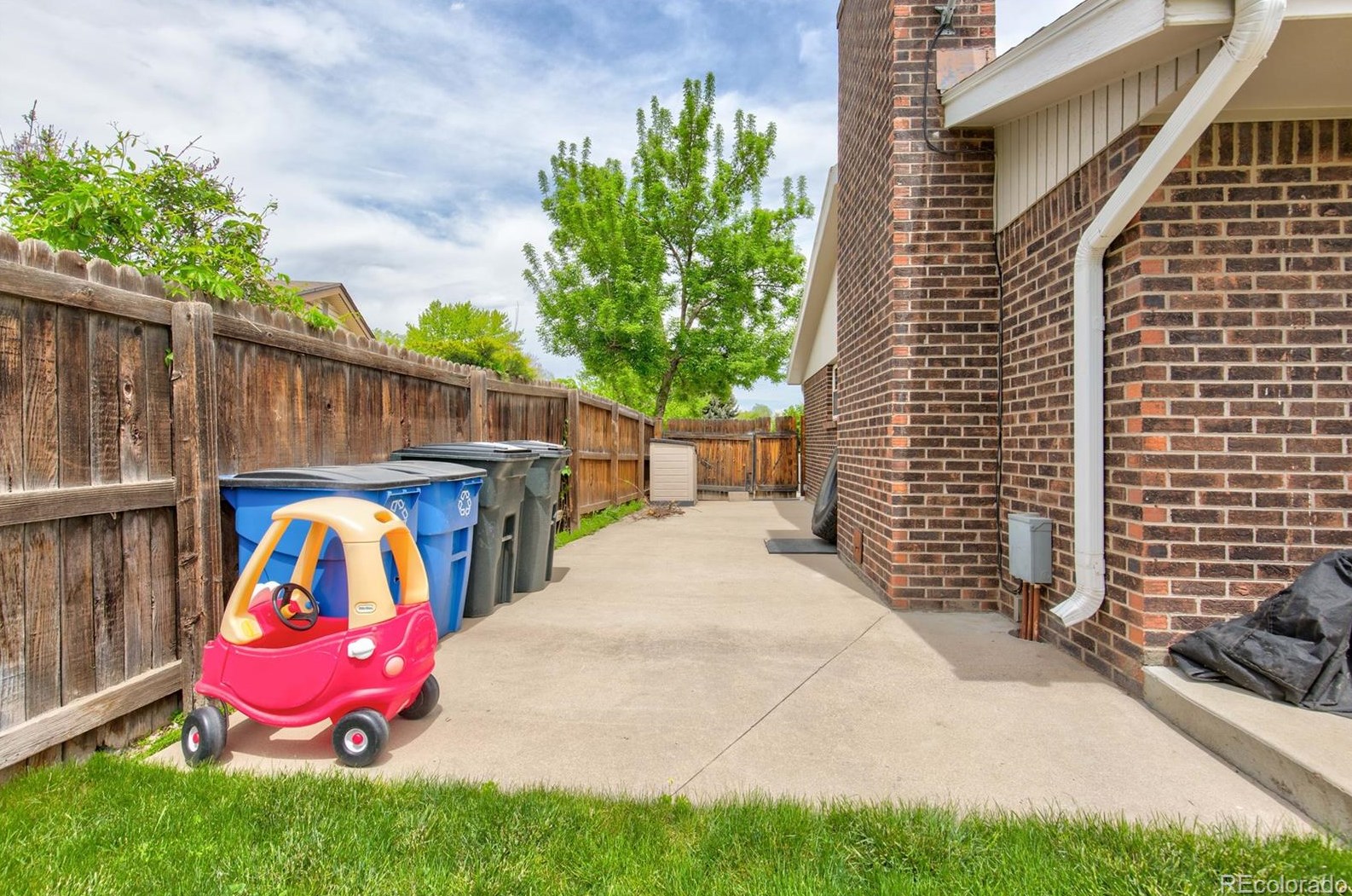 1850 Geddes Cir, Littleton CO 80122-2282 exterior