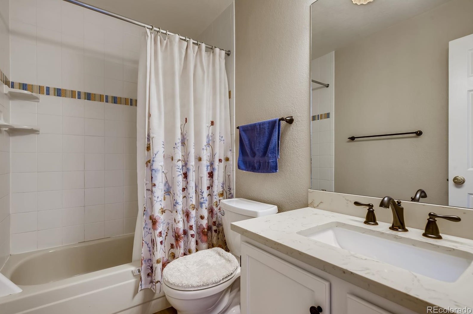 6425 Wright St, Littleton CO 80127-4800 exterior