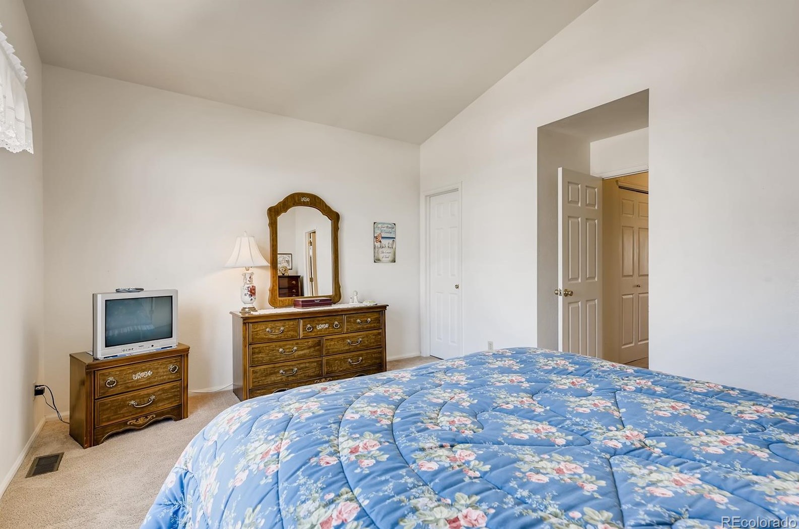 6425 Wright St, Littleton CO 80127-4800 exterior