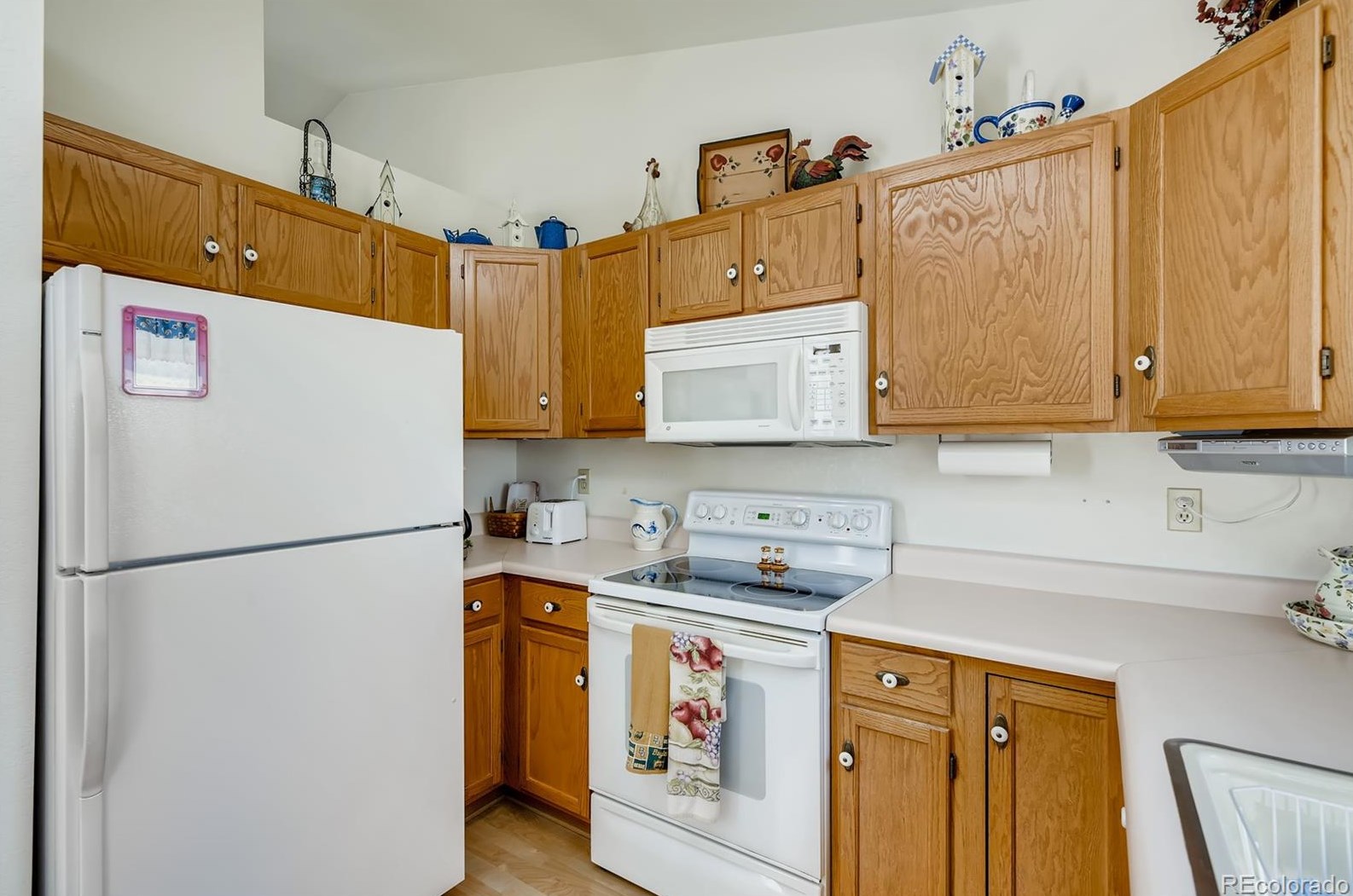 6425 Wright St, Littleton CO 80127-4800 exterior