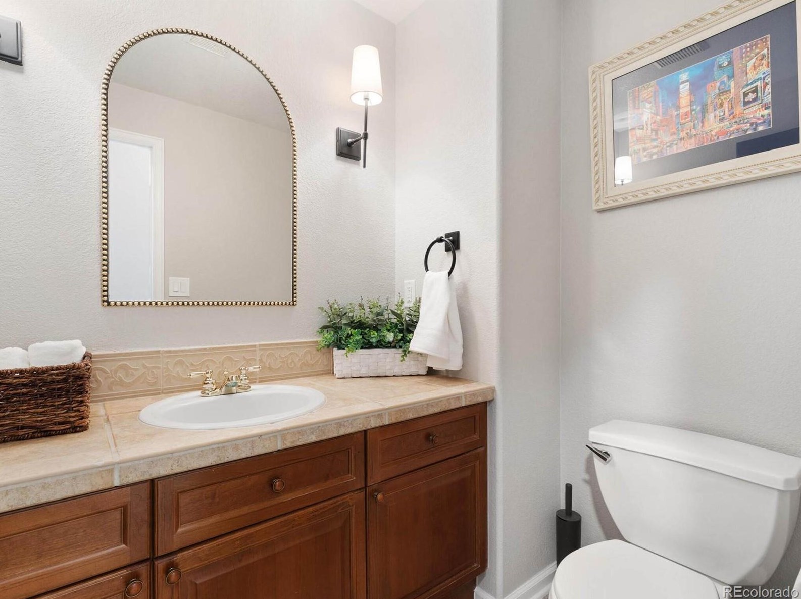 2816 Greensborough Dr, Littleton CO 80129-1531 exterior