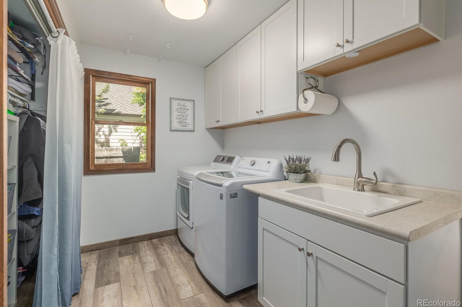 8233 Otero Ave, Littleton CO 80128-5530 exterior