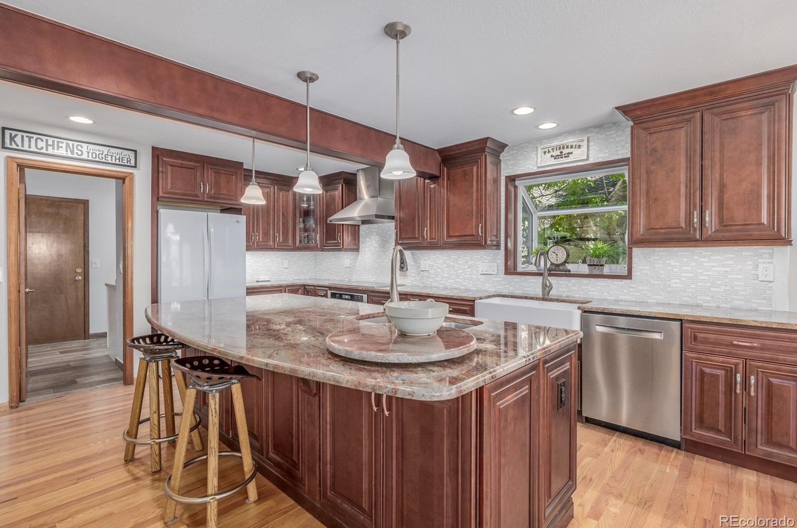 8233 Otero Ave, Littleton CO 80128-5530 exterior