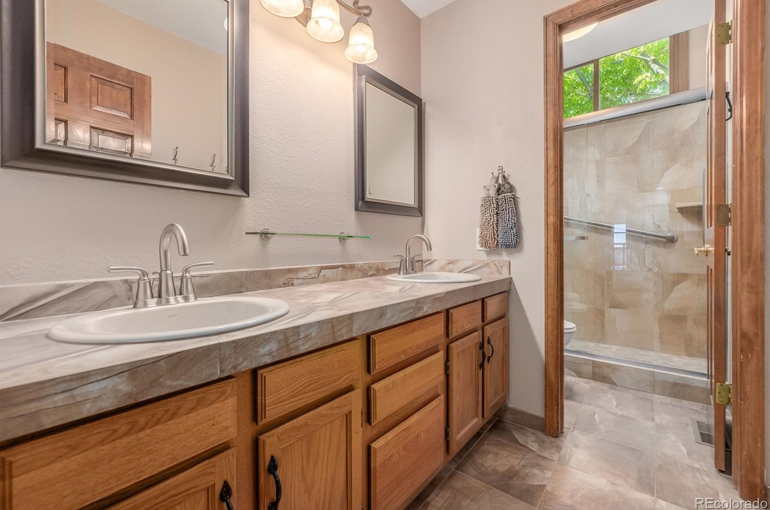 8233 Otero Ave, Littleton CO 80128-5530 exterior