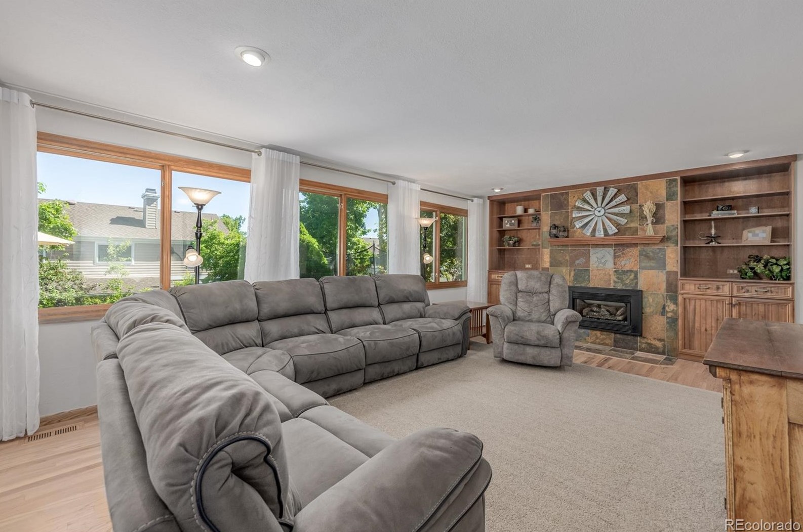 8233 Otero Ave, Littleton CO 80128-5530 exterior