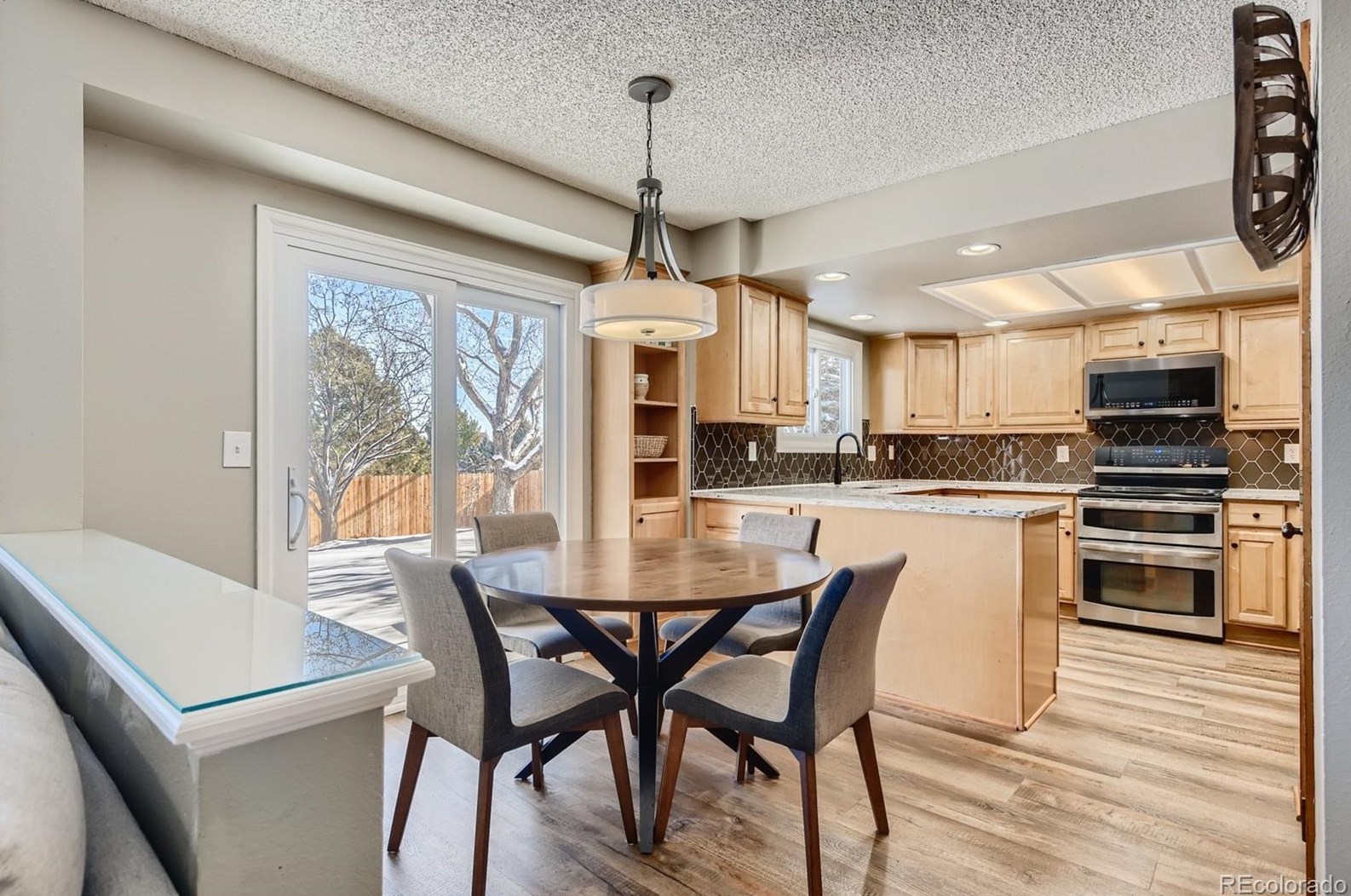 871 Kettle Ave, Littleton CO 80120-8002 exterior