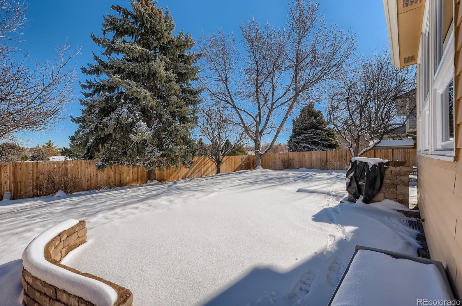 871 Kettle Ave, Littleton CO 80120-8002 exterior