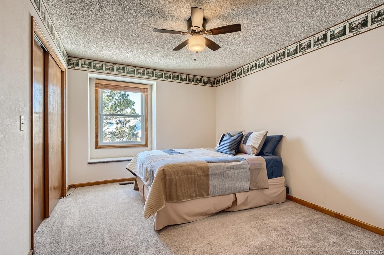 871 Kettle Ave, Littleton CO 80120-8002 exterior