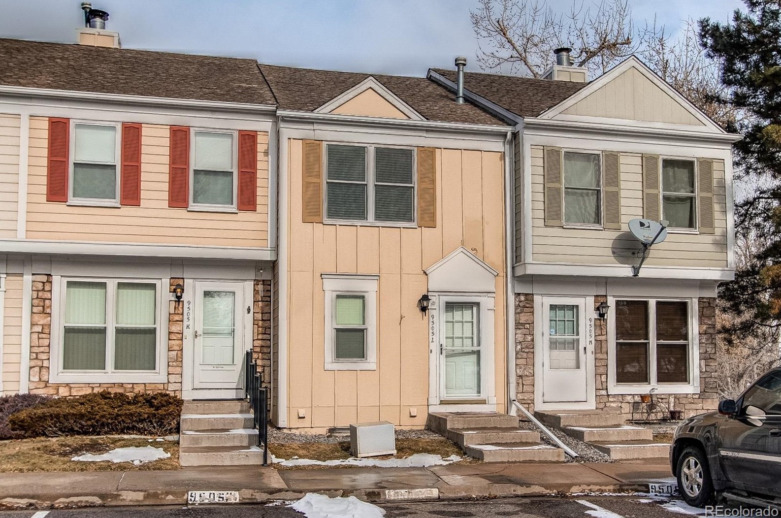 9505 Coal Mine Ave, Littleton CO 80123-4003 exterior