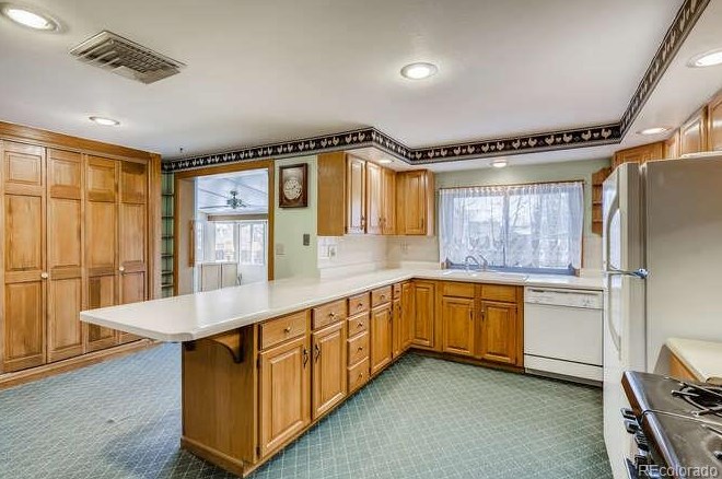 5704 Elati Way, Littleton CO 80120-2308 exterior