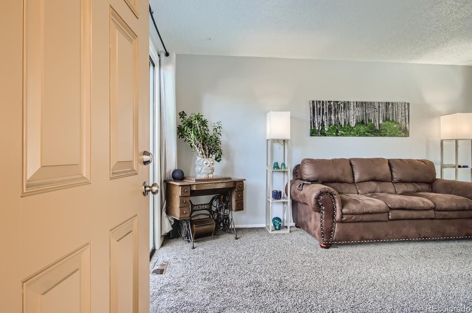 6410 Wright St, Arvada CO  80004-2205 exterior