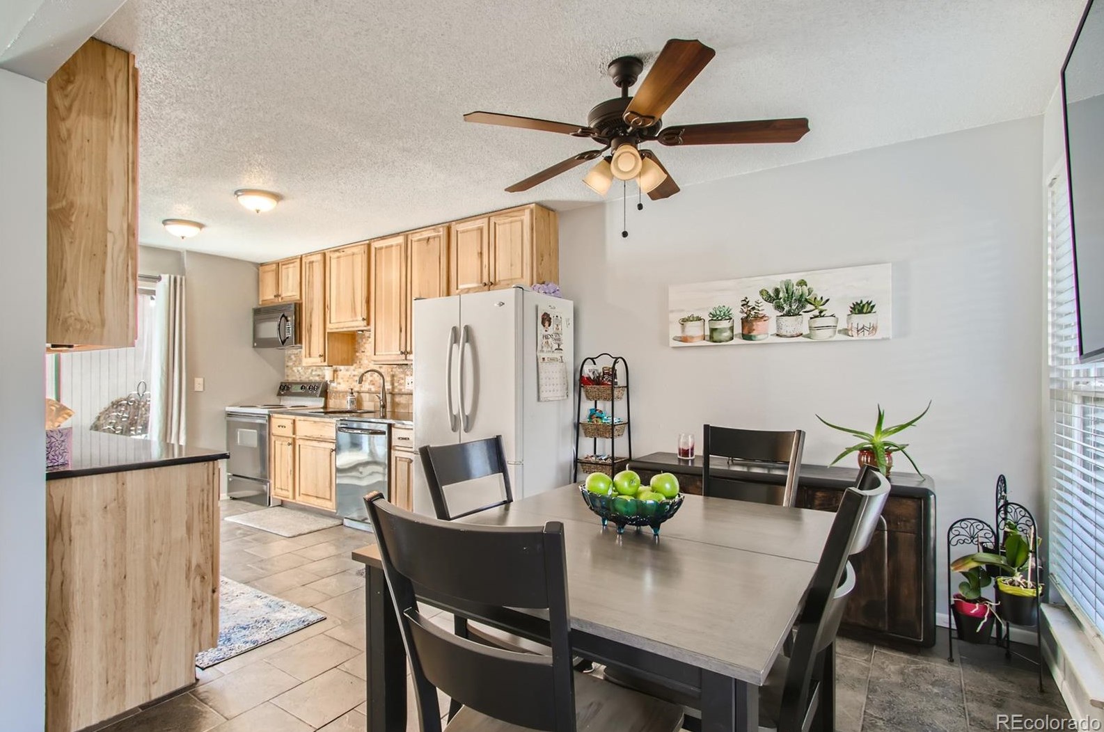 6410 Wright St, Arvada CO  80004-2205 exterior