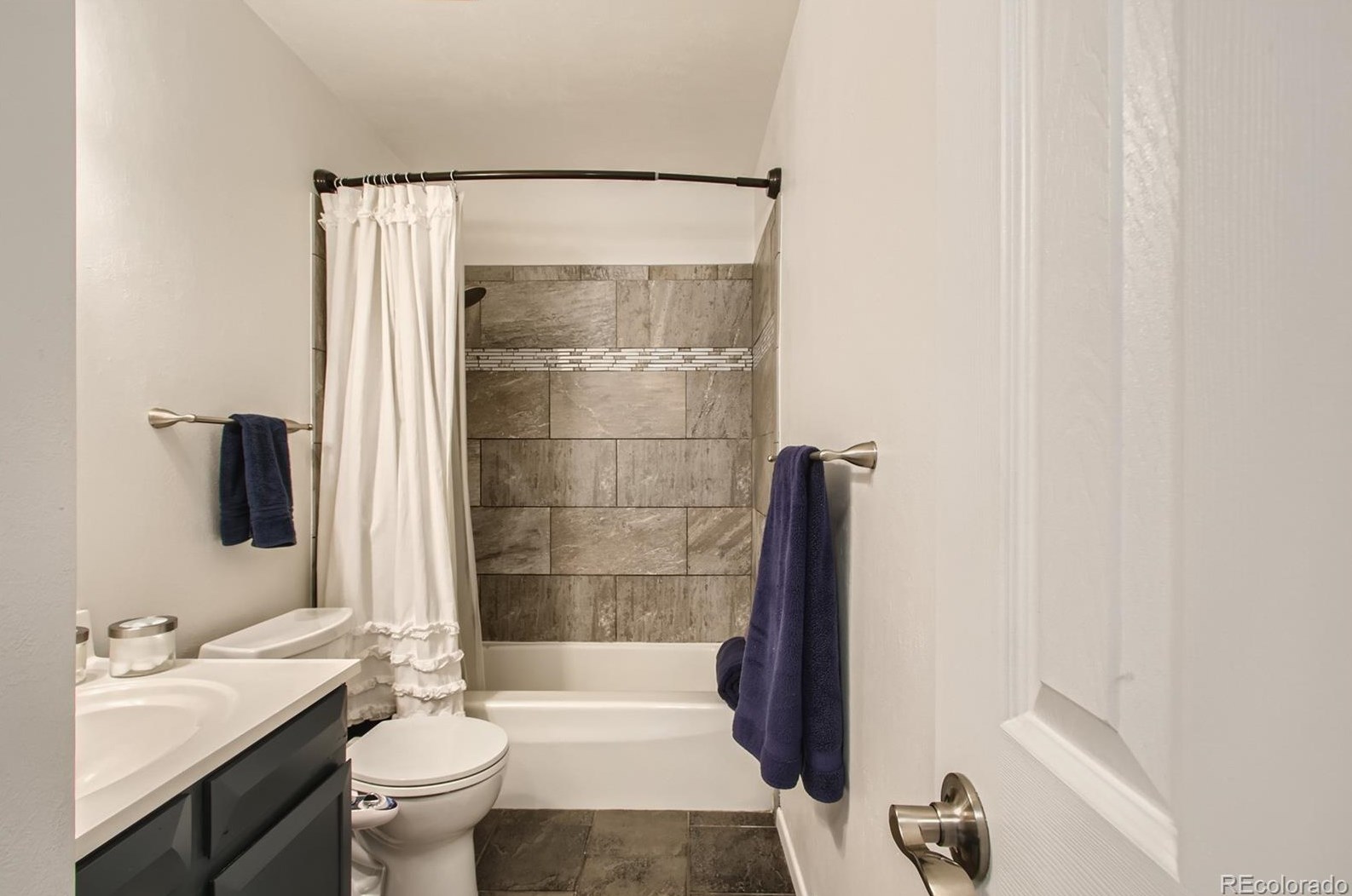 6410 Wright St, Arvada CO  80004-2205 exterior