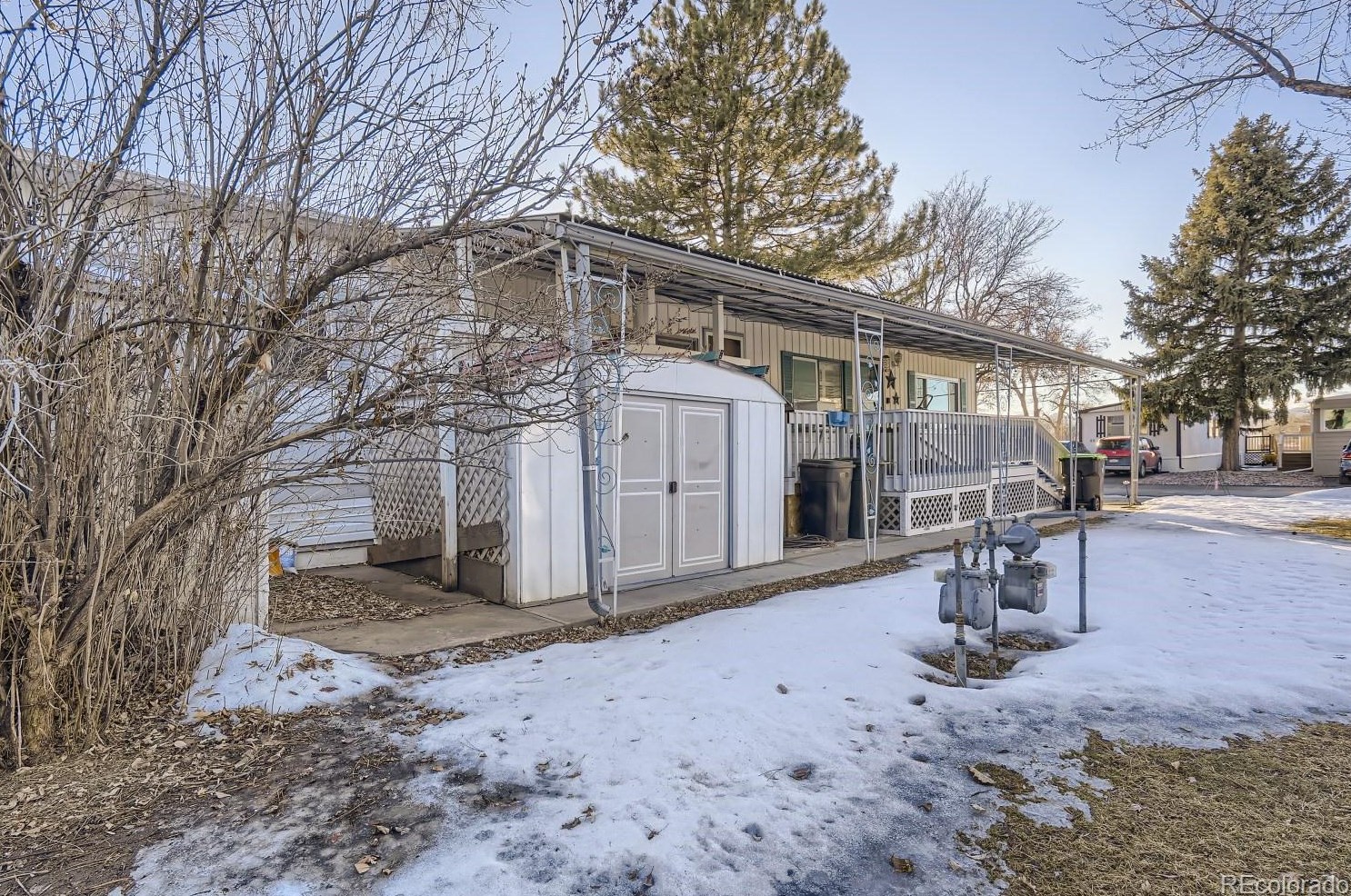 6705 Santa Fe Dr, Littleton CO 80120-2925 exterior