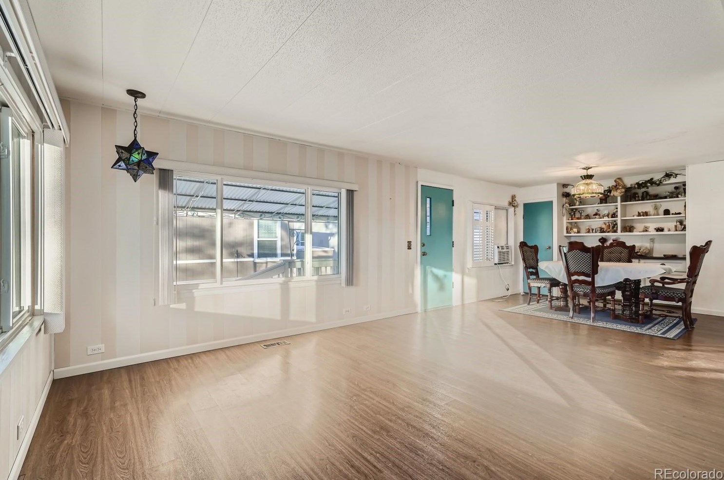 6705 Santa Fe Dr, Littleton CO 80120-2925 exterior